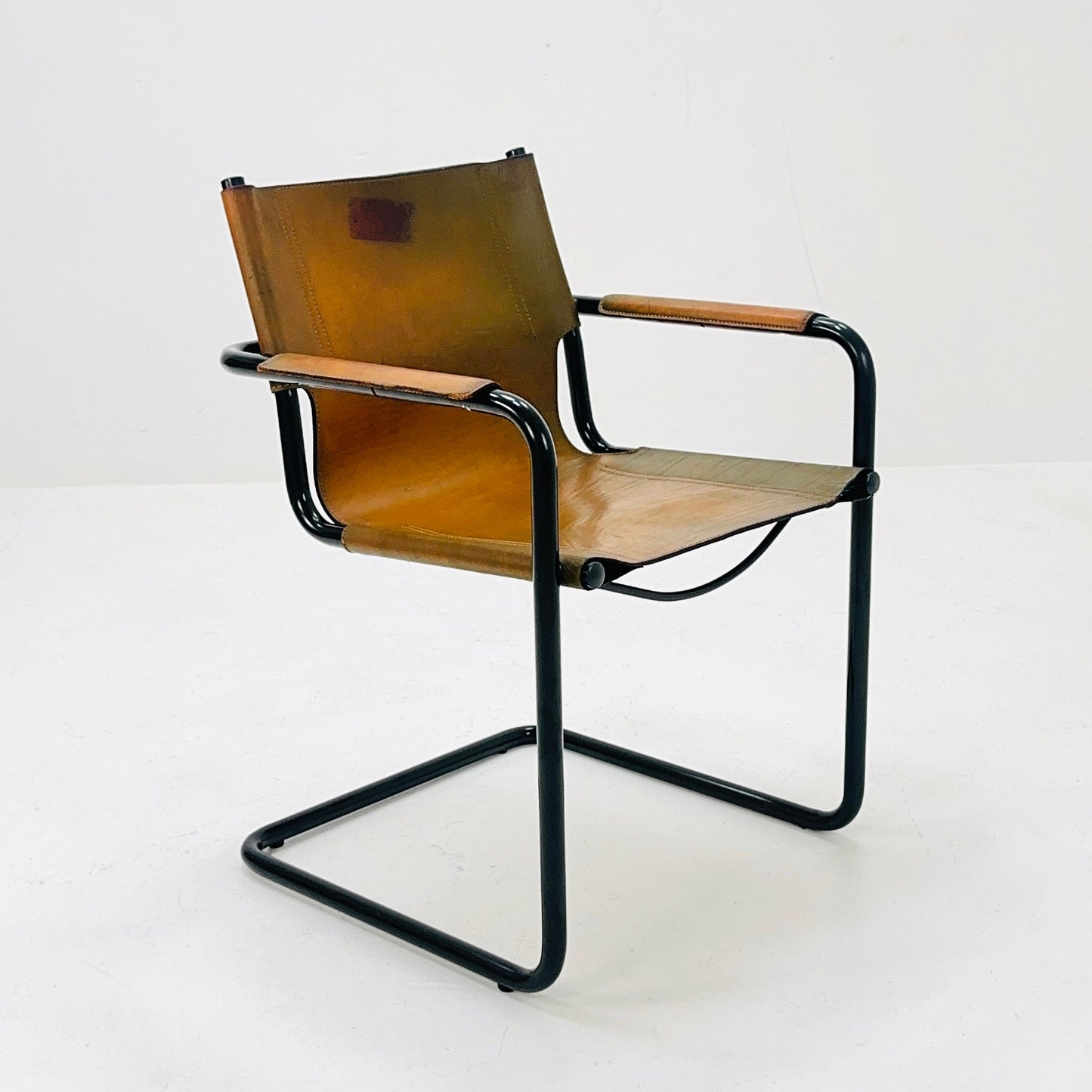 Mid century Bauhaus Visitor leather armchair for Mattei Grassi 1970s Italy