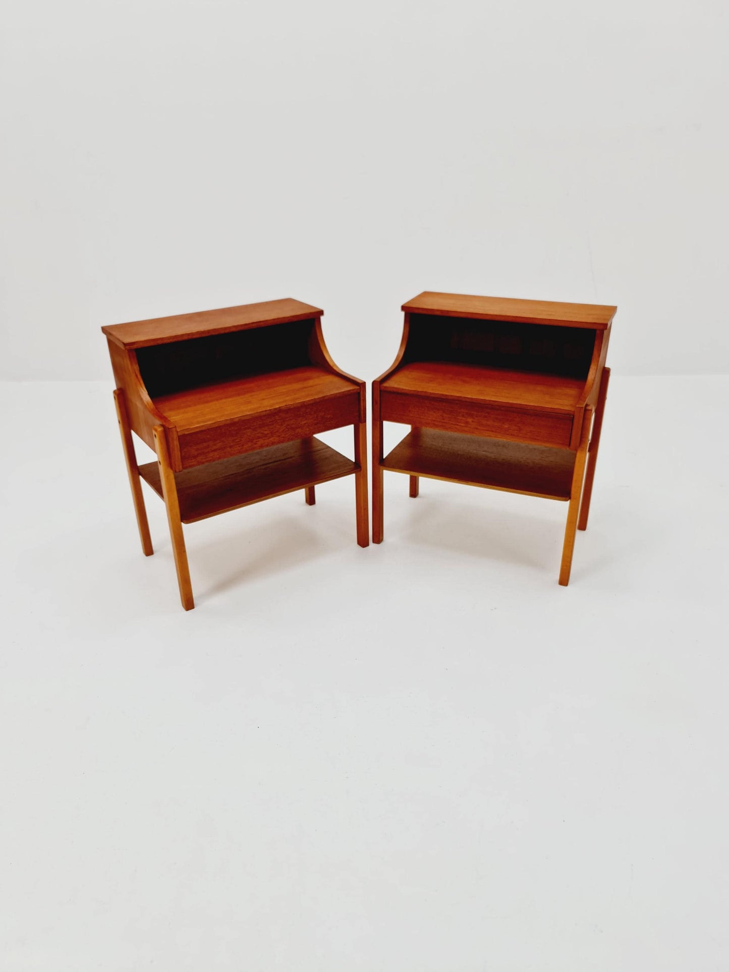 Pair of Swedish Midcentury Teak Vintage Side table/ Bedside table/ Night stand by Carlström & Co, 1960s