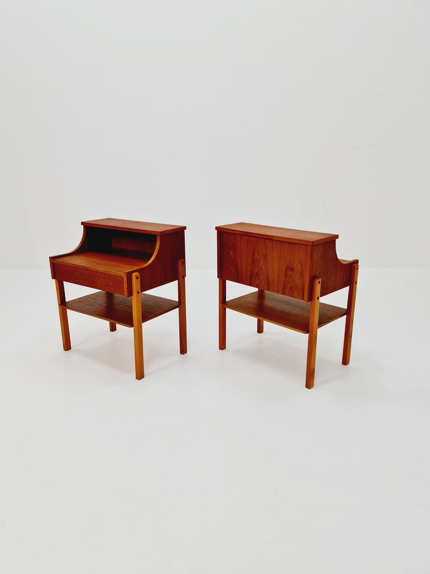 Pair of Swedish Midcentury Teak Vintage Side table/ Bedside table/ Night stand by Carlström & Co, 1960s