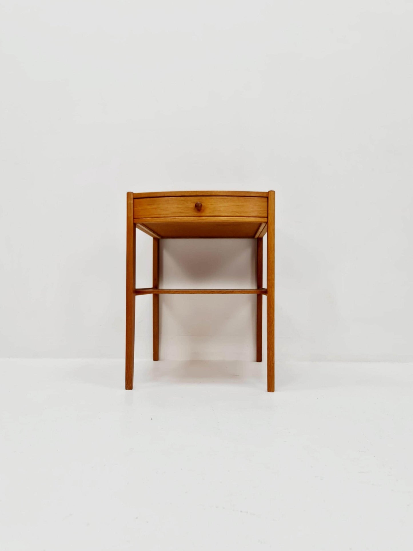 Mid century Scandinavian oak side table / bedside table, 1960s