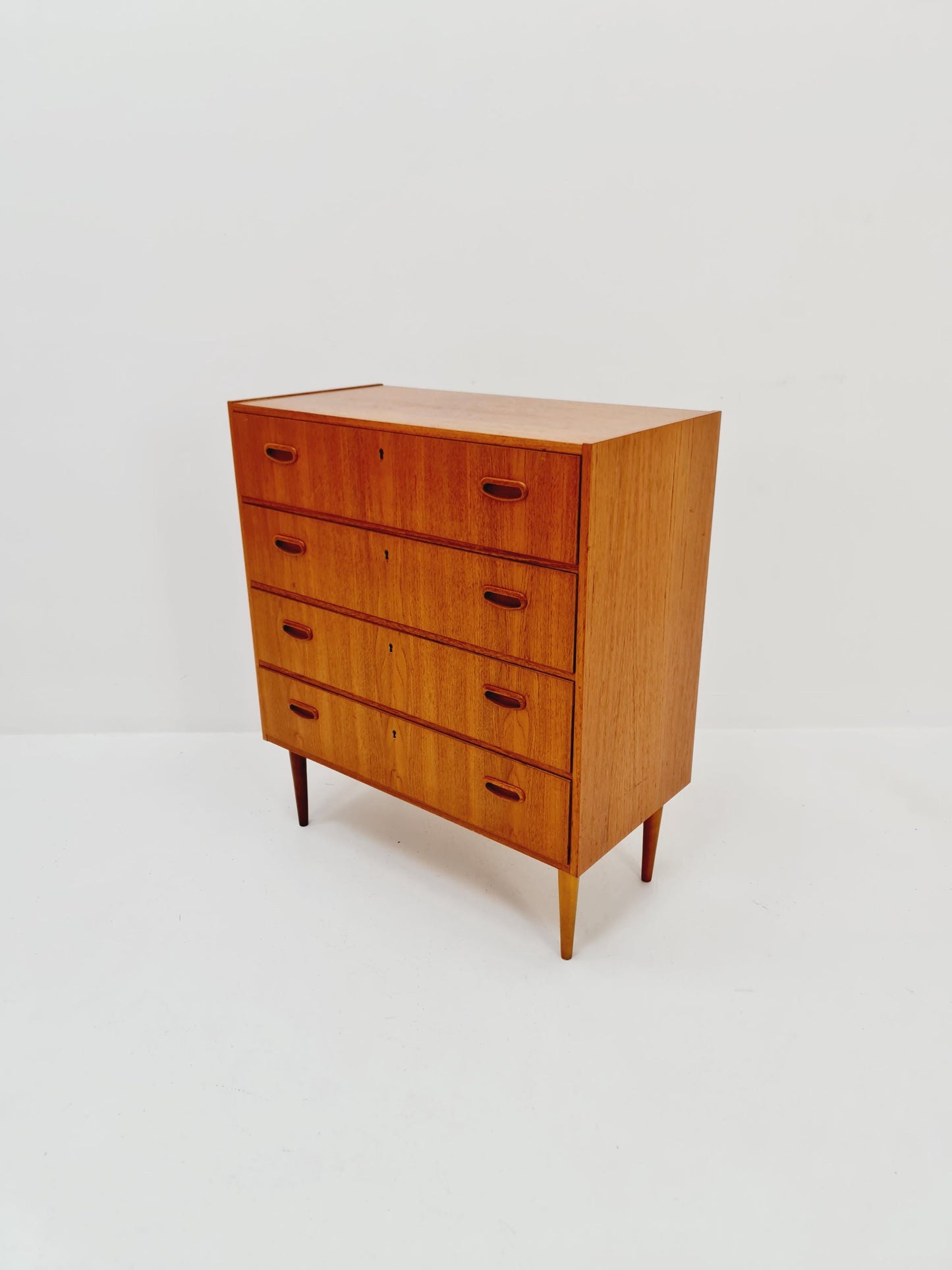 Midcentury danish design chest of drawers / drawer dresser /4 drawers cabinet, 1960s