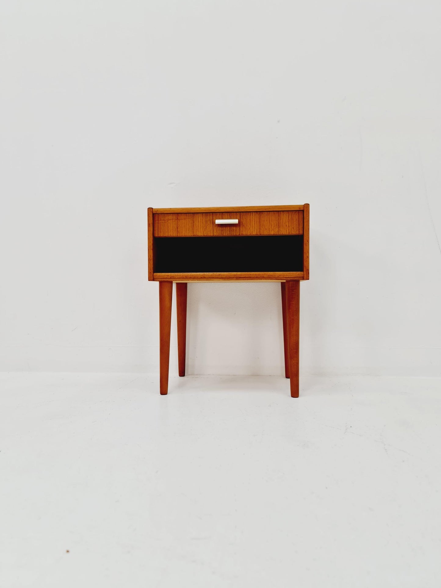 Mid century Scandinavian teak side table / bedside table, 1960s