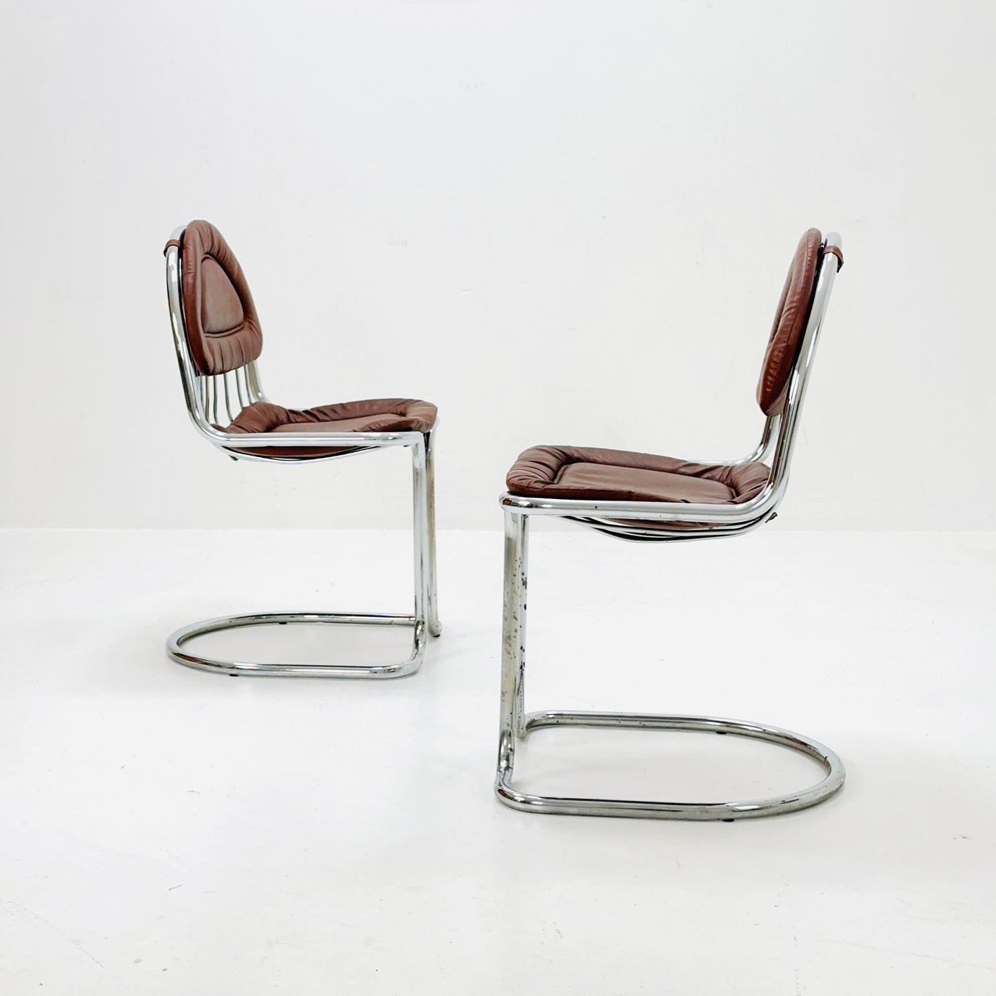 1 of 4 Mid century tubular Chrome and Leather Cantilever Dining Chairs, 1970s