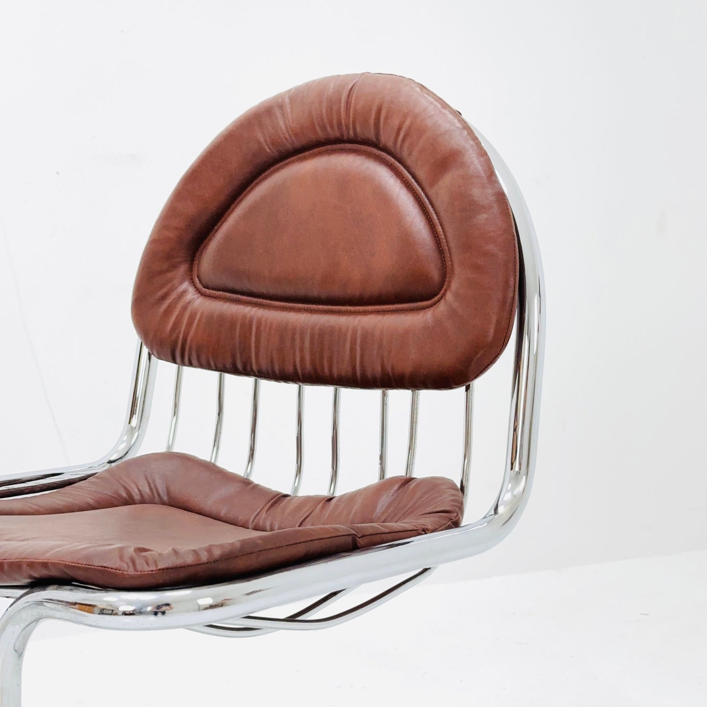 1 of 4 Mid century tubular Chrome and Leather Cantilever Dining Chairs, 1970s