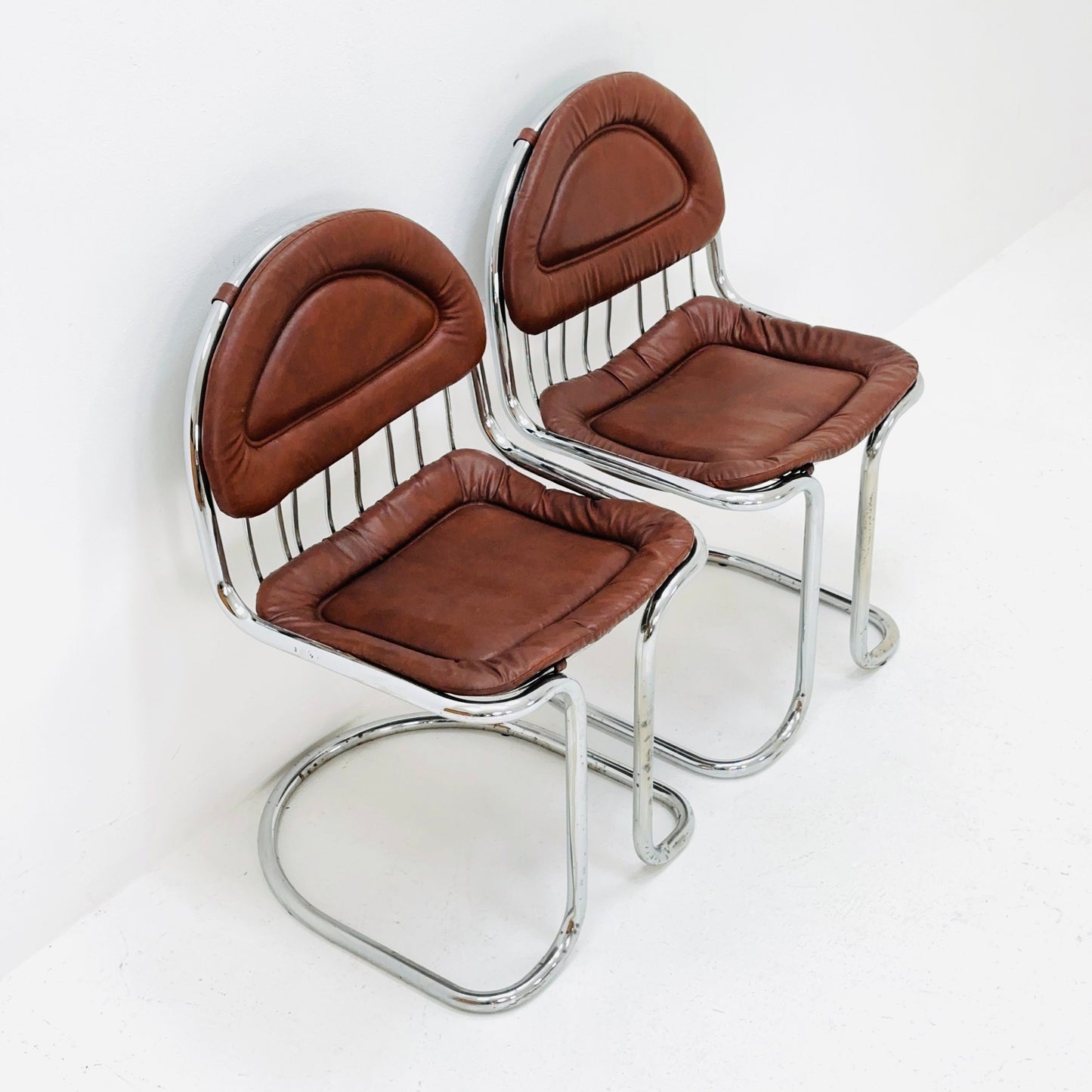 1 of 4 Mid century tubular Chrome and Leather Cantilever Dining Chairs, 1970s
