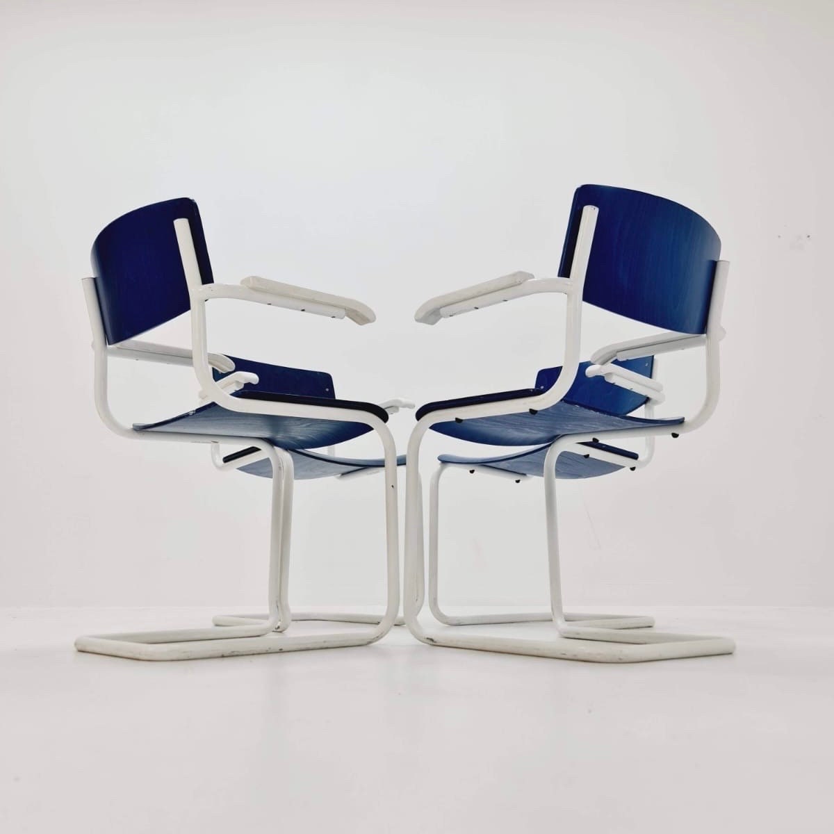 Set of 4 Mid century Bauhaus Thonet / S 43 F / cantilever chairs by Thonet Orginal Germany 1970S