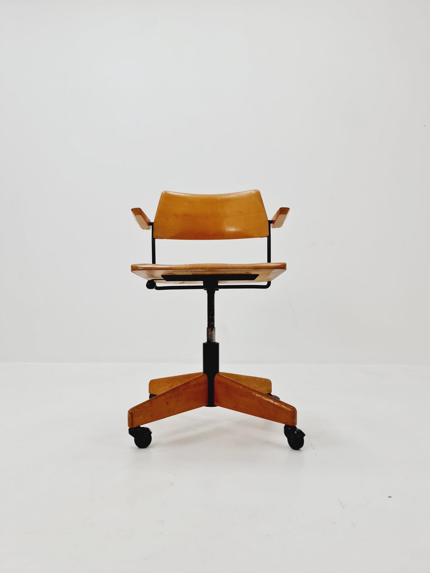 Bauhaus swivel office Armchair in solid wood By stollgiroflex 1960s