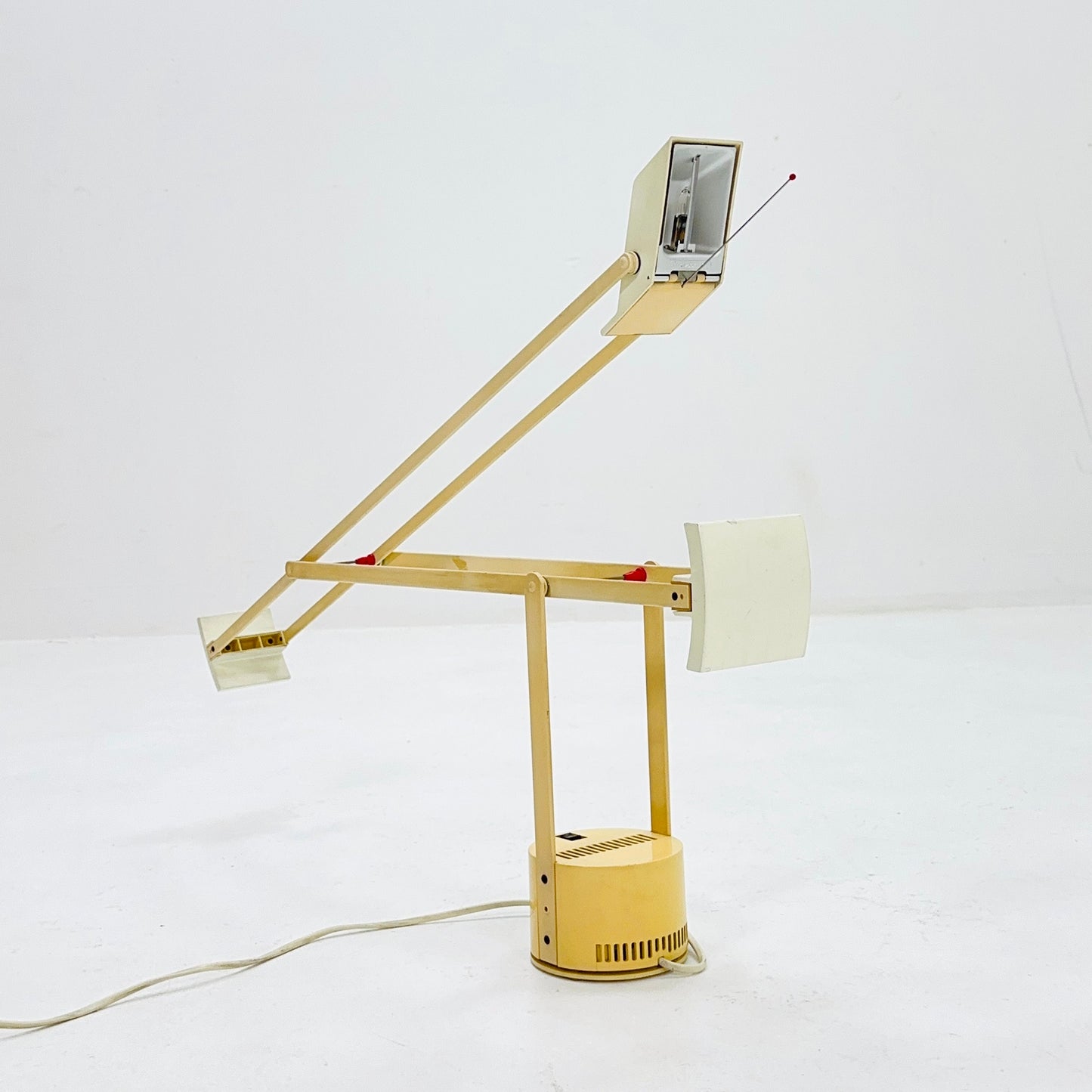 1 of 2 Vintage white Italian Tizio Table Lamp by Richard Sapper for Artemide, 1972