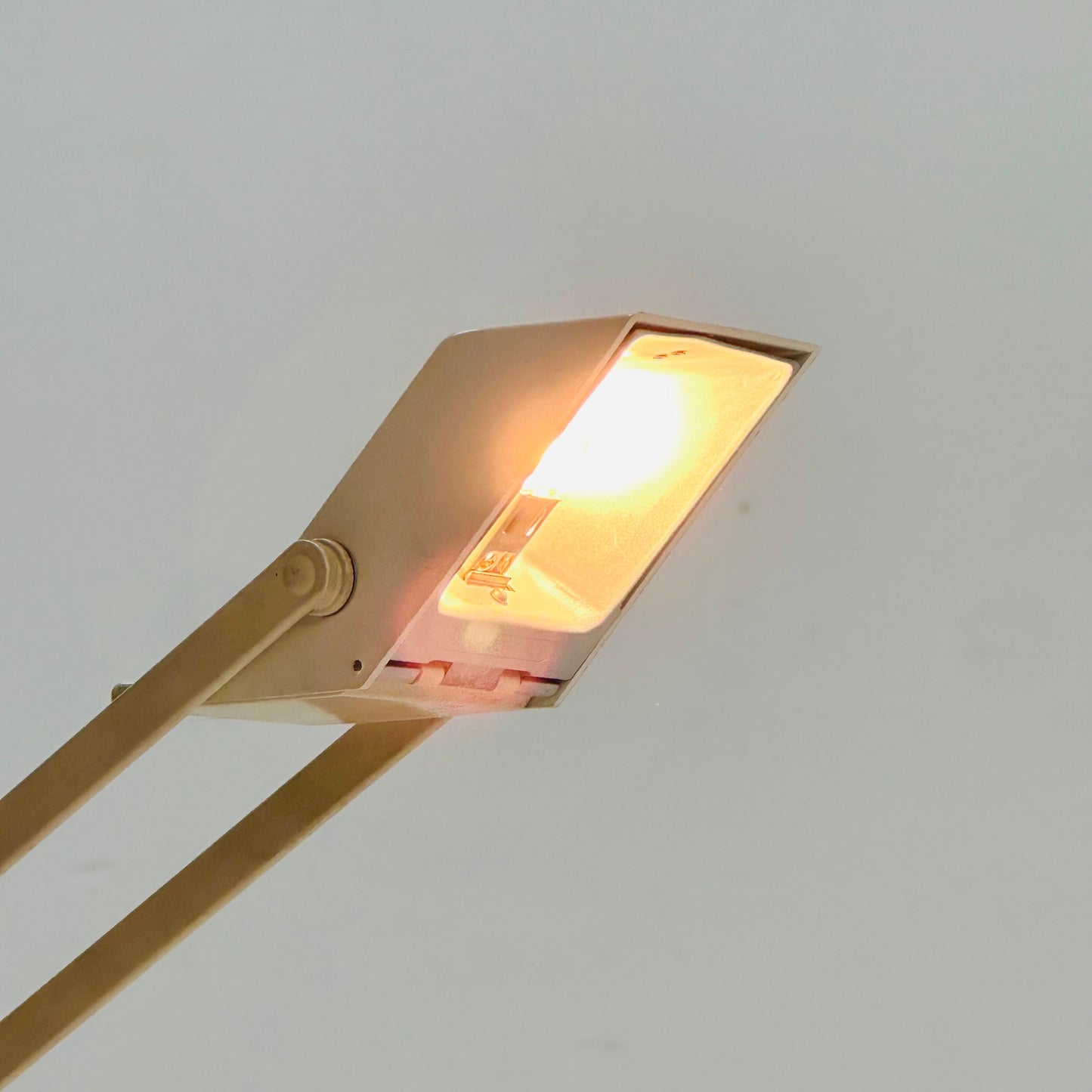 1 of 2 Vintage white Italian Tizio Table Lamp by Richard Sapper for Artemide, 1972