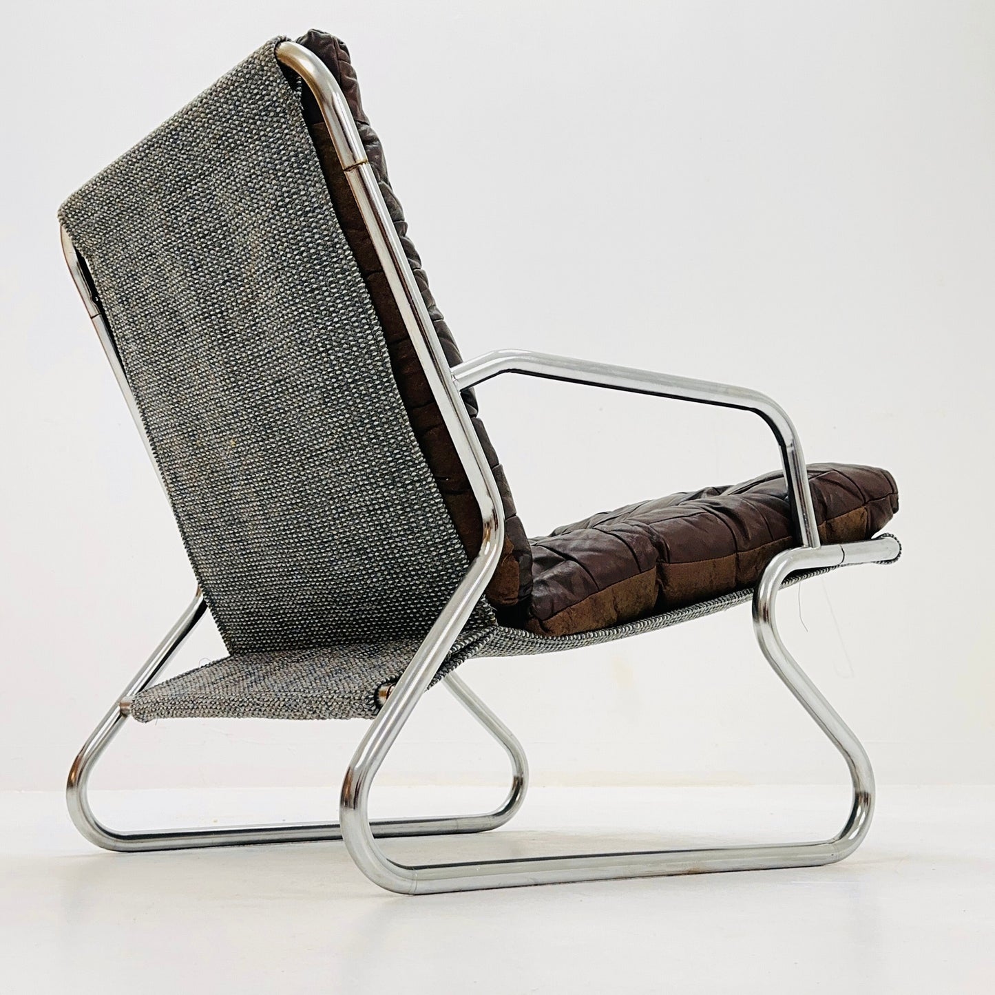 Mid-century sling brown leather lounge chair by Peter Hoyte, 1960s