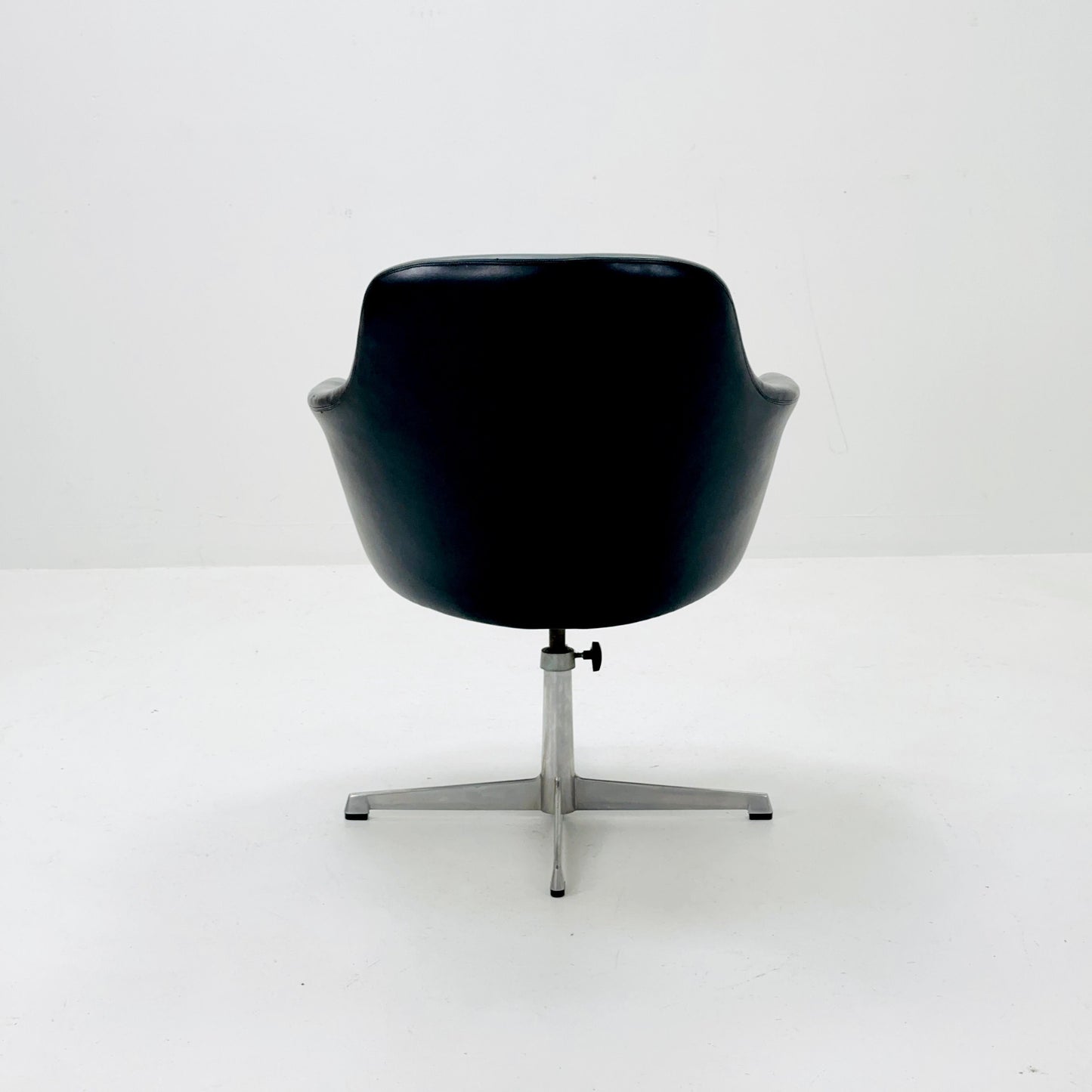 Mid century Olli Mannermaa black Leather Kilta armchair by Eugen Schmidt & Cassina Martela 1970s