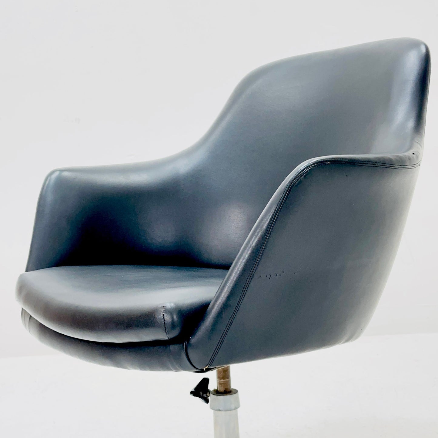 Mid century Olli Mannermaa black Leather Kilta armchair by Eugen Schmidt & Cassina Martela 1970s