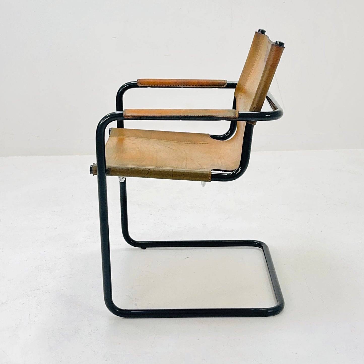 Mid century Bauhaus Visitor leather armchair for Mattei Grassi 1970s Italy
