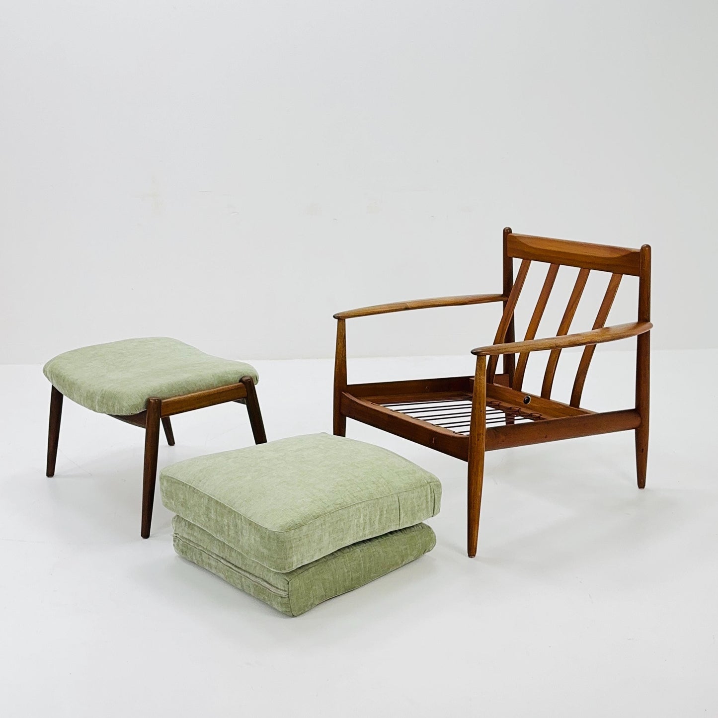 Mid century Longue armchair & ottoman by Grete Jalk for france and Son, 1960s Denmark