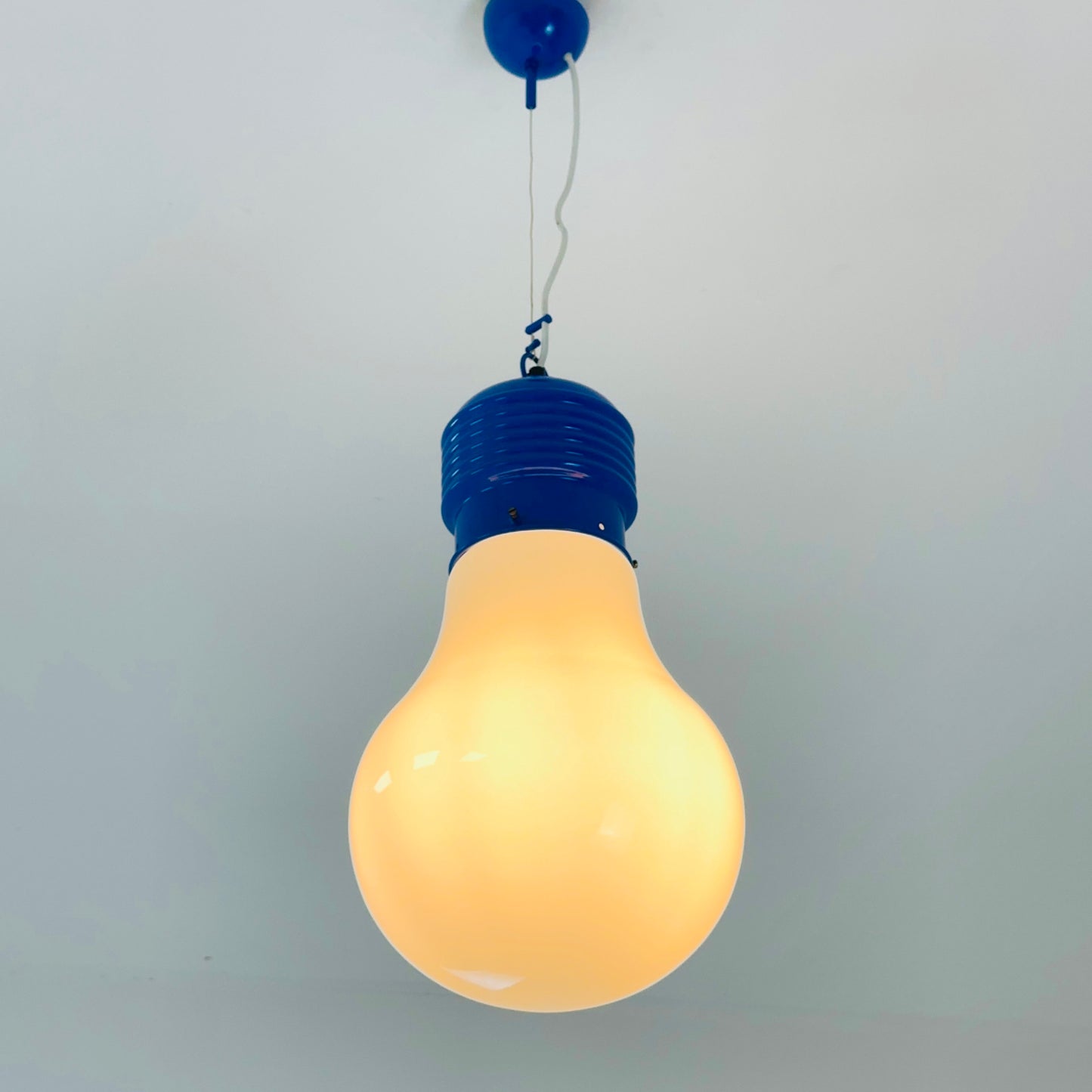 Space age Italian bulb lamp by Ingo Maurer 1970s