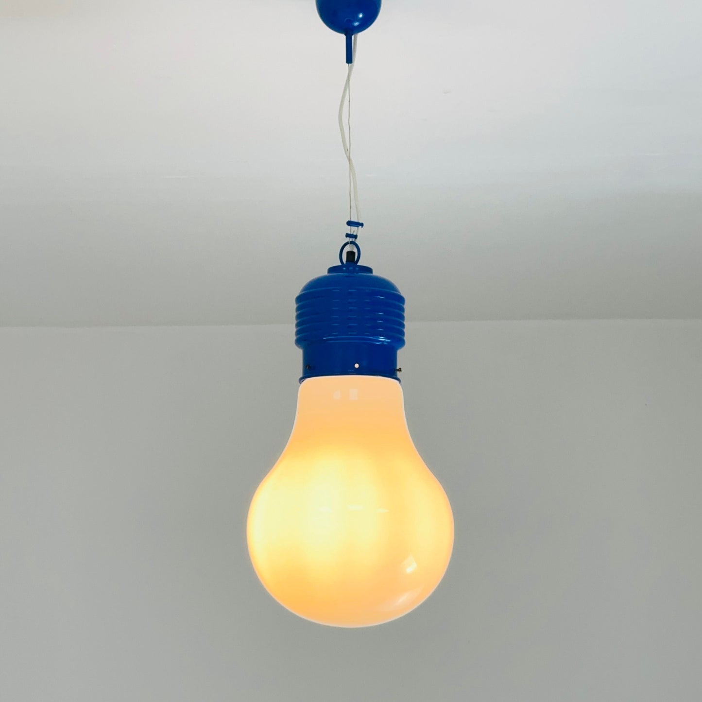 Space age Italian bulb lamp by Ingo Maurer 1970s