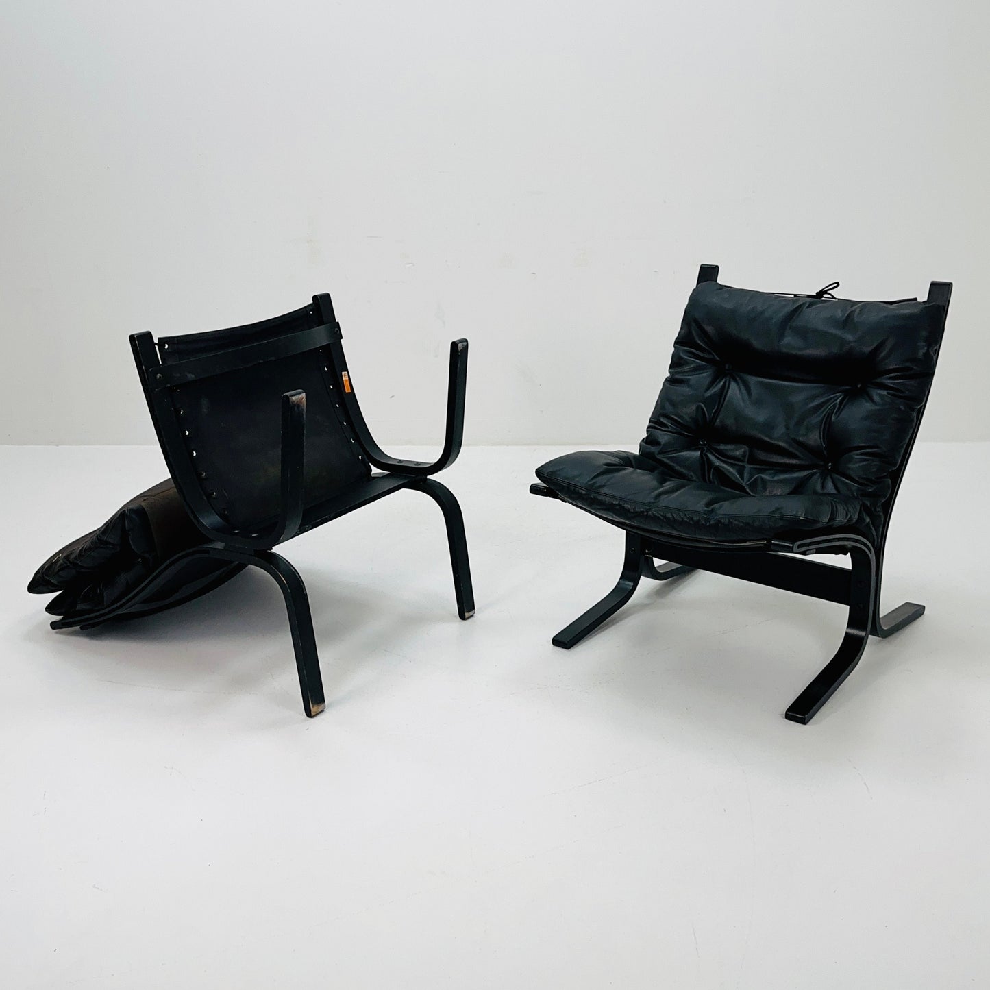 Set of 2 Mid-Century Norwegian Siesta lounge chairs by Ingmar Relling for Westnofa 1960s Norway
