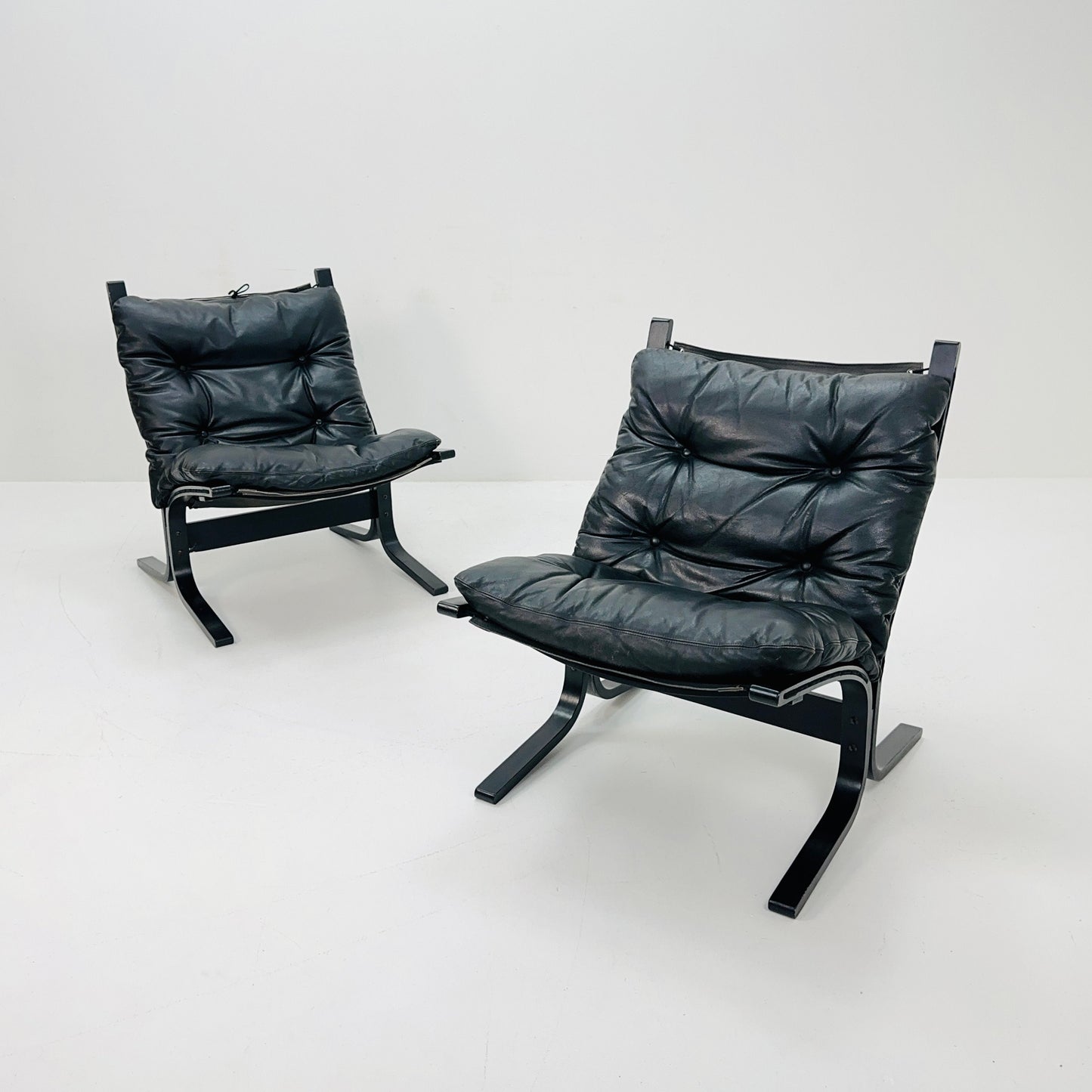 Set of 2 Mid-Century Norwegian Siesta lounge chairs by Ingmar Relling for Westnofa 1960s Norway