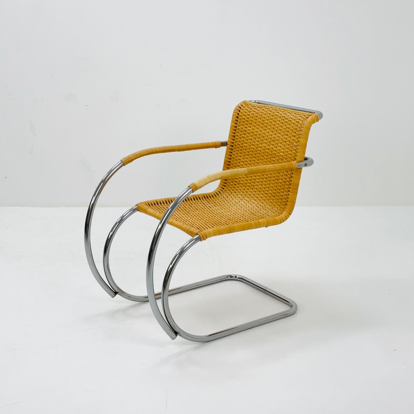 Mid century Bauhaus MR20 Rattan Lounge Chair S533 by Ludwig Mies van der Rohe for Thonet 1960s