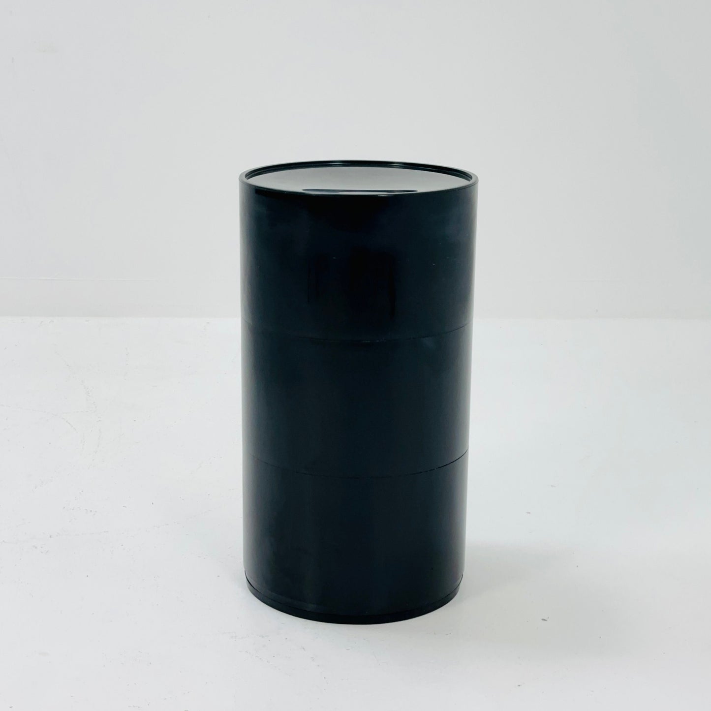 Space age 3 tier Componibili Classic round modular storage unit designed by Anna Castelli Ferrieri for Kartell in 1970s
