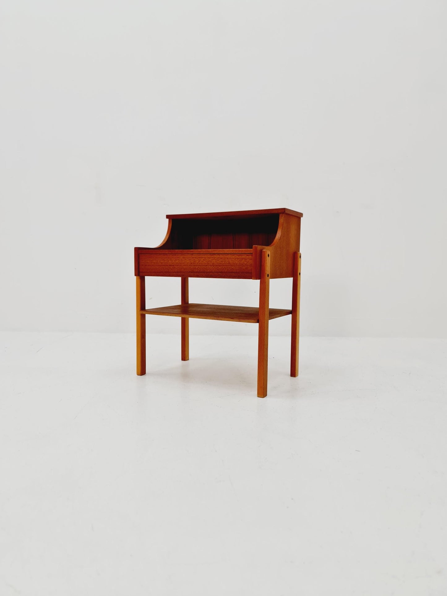 Mid century Scandinavian teak side table / bedside table, 1960s
