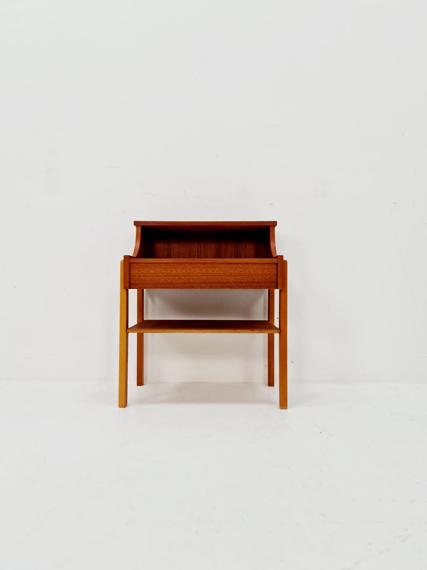 Mid century Scandinavian teak side table / bedside table, 1960s