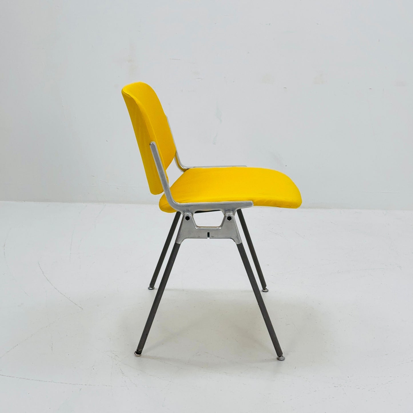 1/6 Mid century Stacking yellow fabric chair by Giancarlo Piretti for Anomima Castelli ,Italy 1960s
