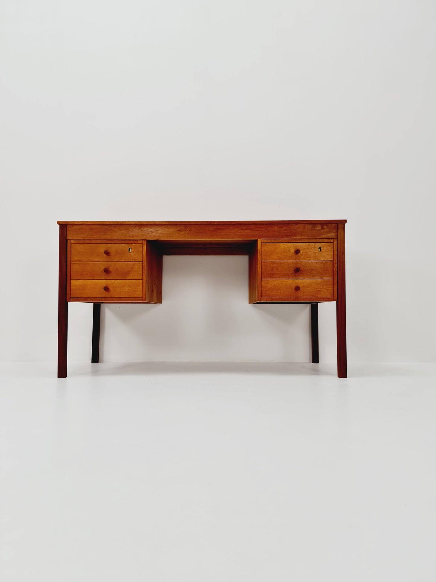 Midcentury Danish Teak Desk by Domino mobler, 1960s