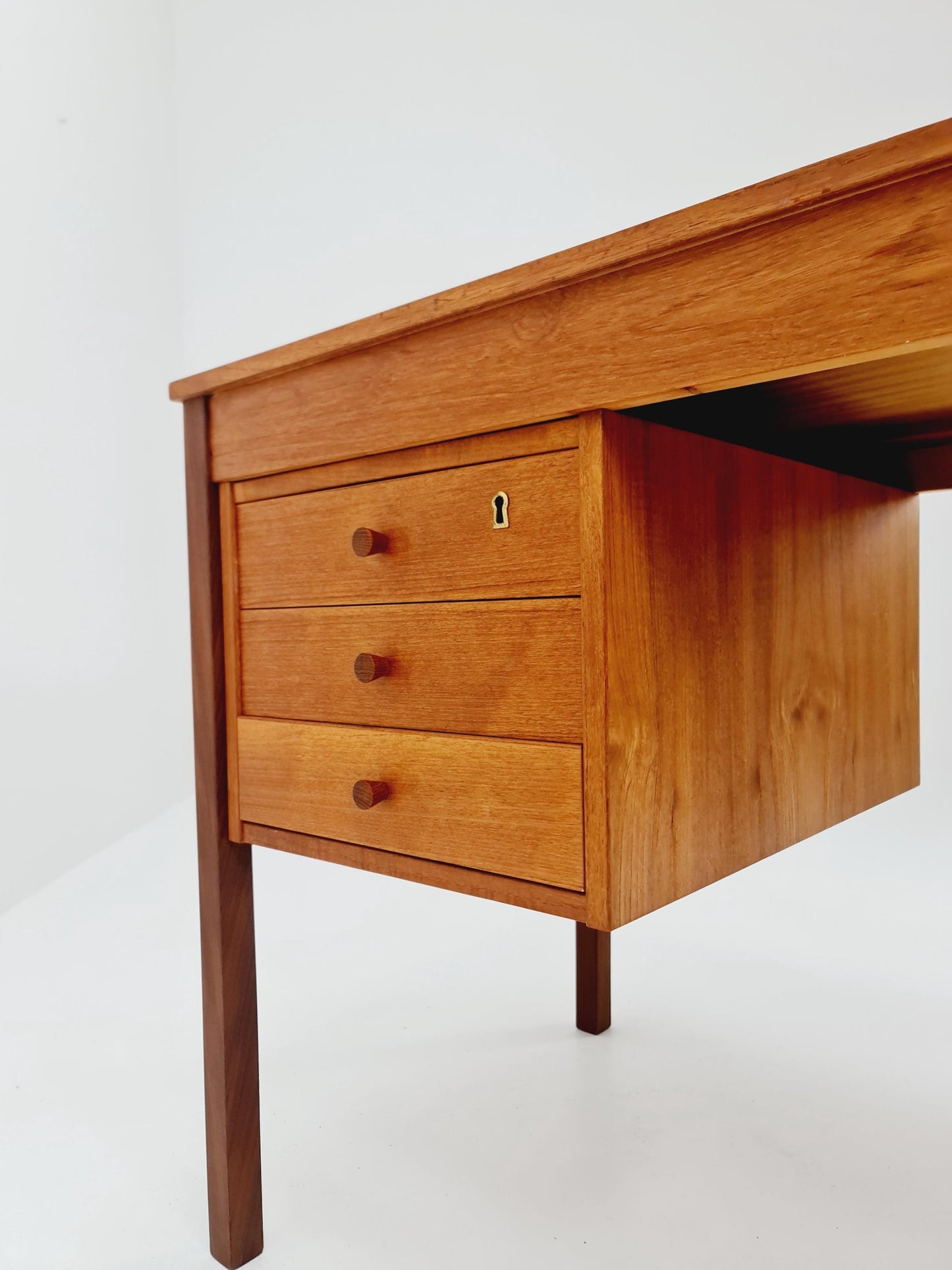 Midcentury Danish Teak Desk by Domino mobler, 1960s