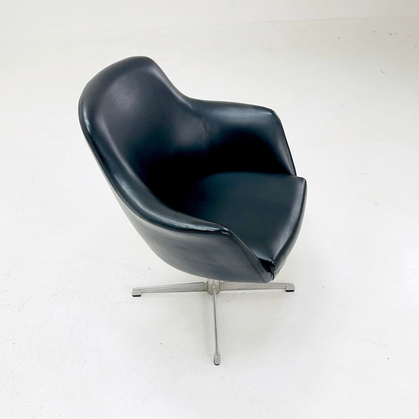 Mid century Olli Mannermaa black Leather Kilta armchair by Eugen Schmidt & Cassina Martela 1970s