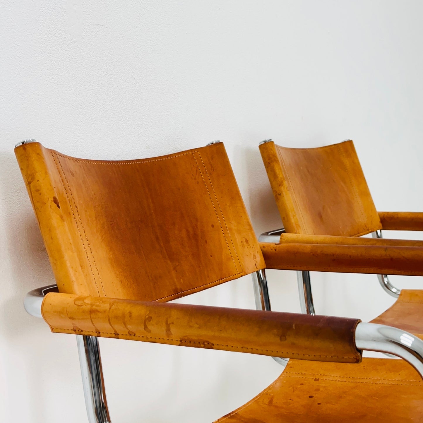 set of 2 Mid century armchairs Matteo Grassi Mg5 leather cantilevered by Mart Stam italy 1980s