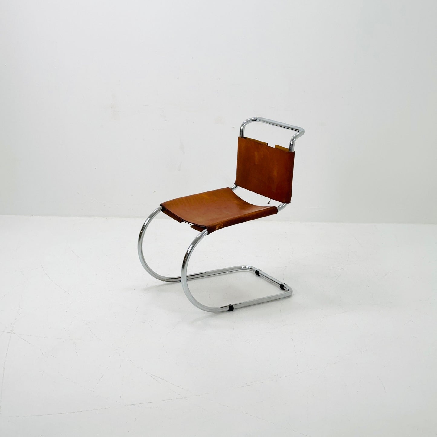 Mid century “Mr10” cantilever chair in cognac Color by Mies Van Der Rohe for Knoll International, 1960s