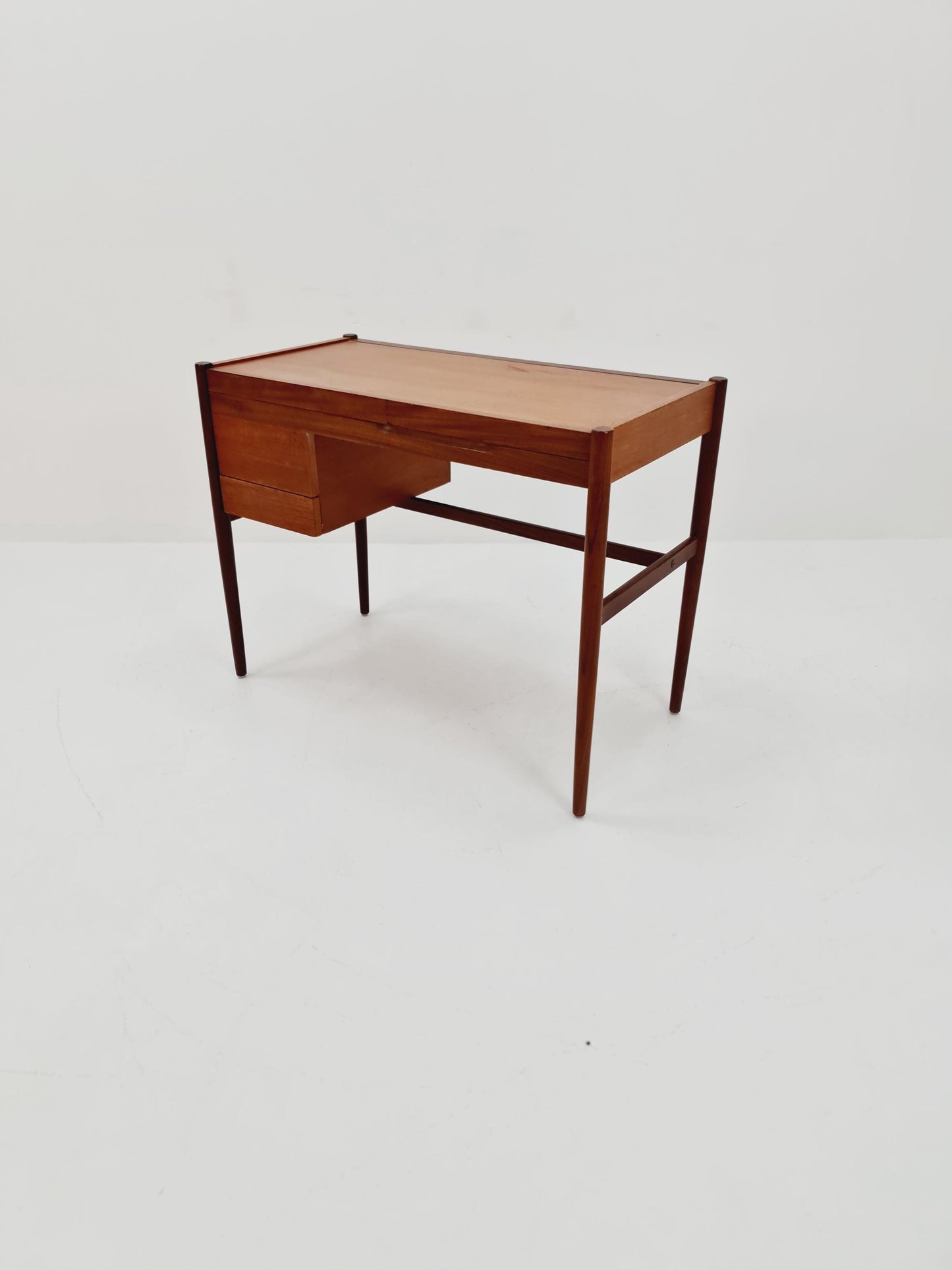 Mid Century Modern Danish Teak vanity table/ make up table by Fröseke for AB nybrofabriken, 1960s