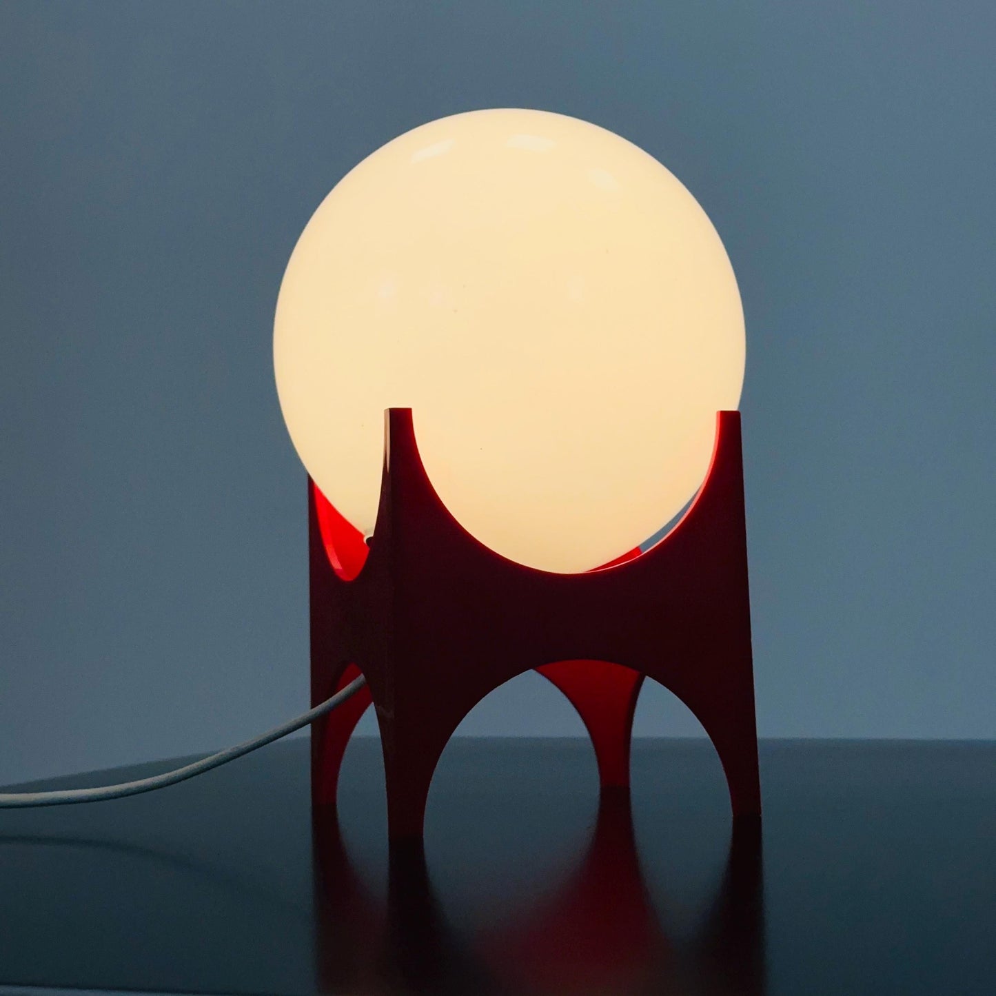 Space age ball table lamp by Richard Essig 1970s.