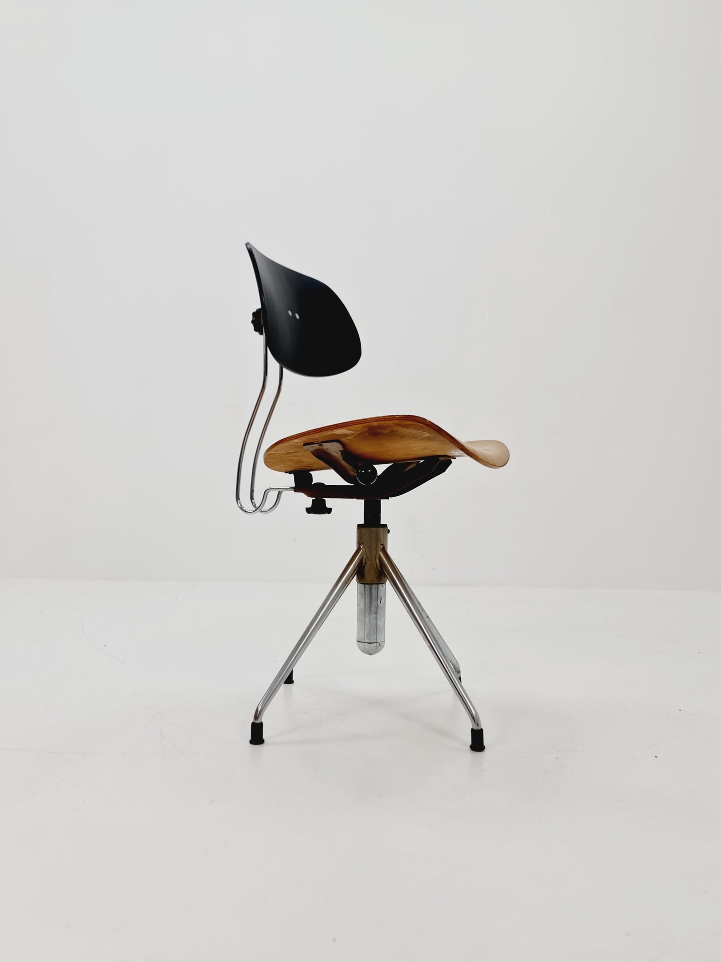 German Swivel Bauhaus chair model by Egon Eiermann for Wilde & Spieth 1950s