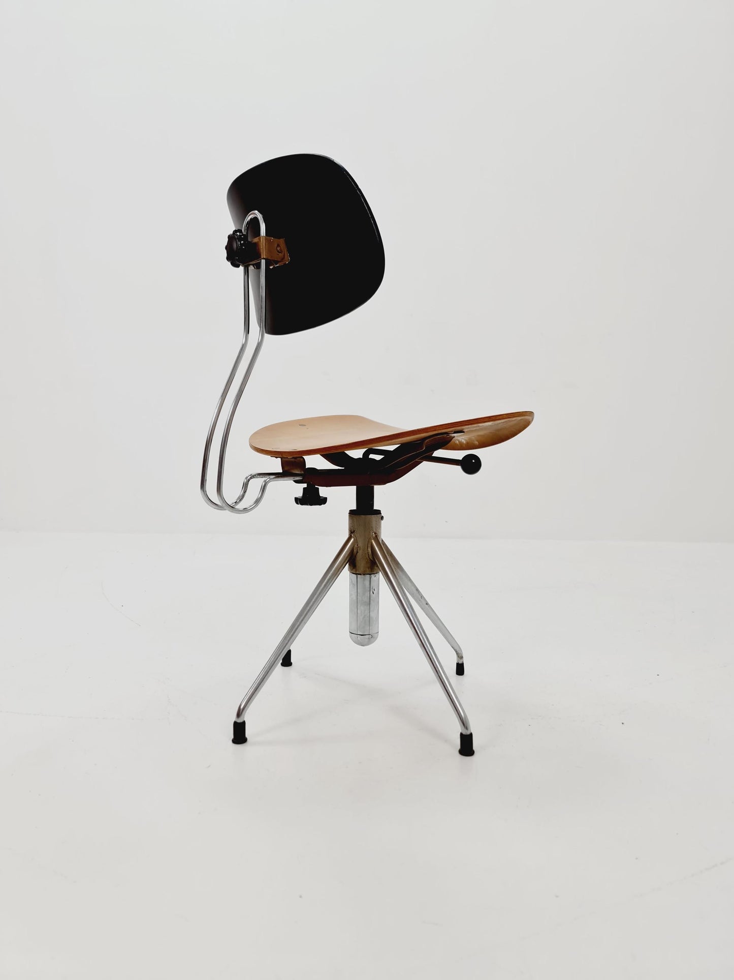 German Swivel Bauhaus chair model by Egon Eiermann for Wilde & Spieth 1950s