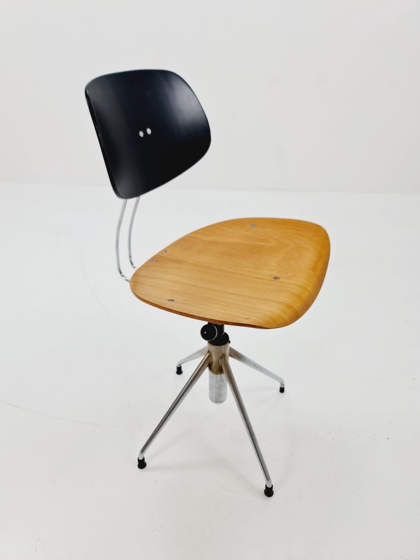 German Swivel Bauhaus chair model by Egon Eiermann for Wilde & Spieth 1950s