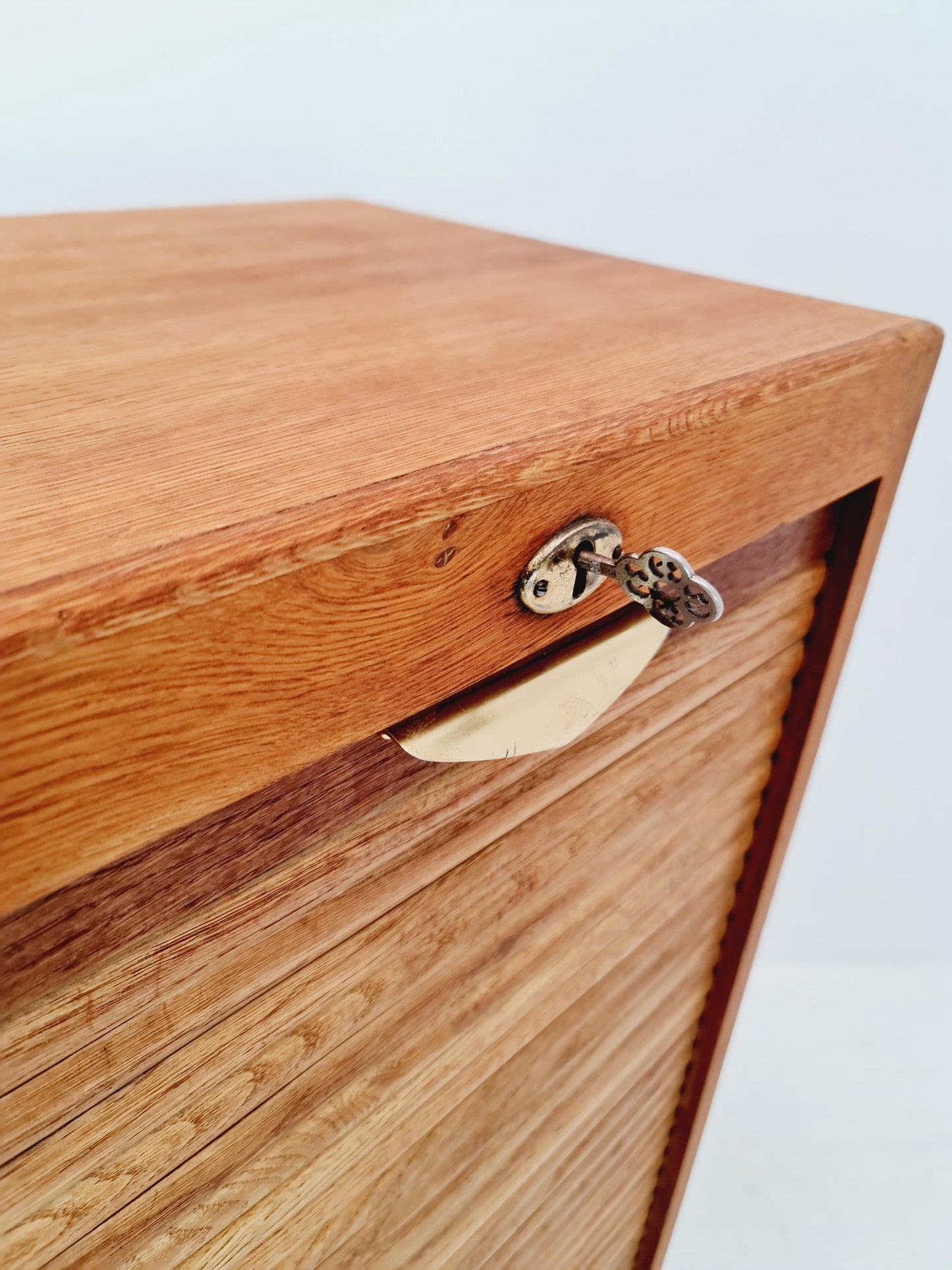Bauhaus German roll document cabinet in Oak Wood by MW Büro Möbel , 1930s