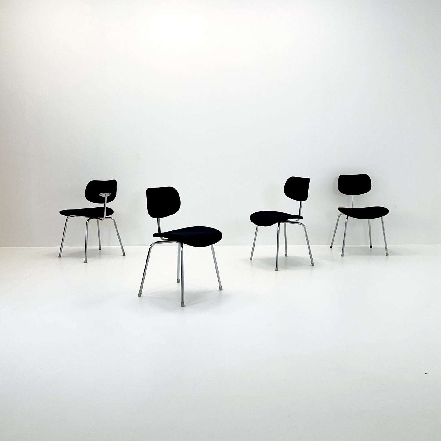Set of 4 dining chairs SE68 by Egon Eiermann for Wilde & Spieth 1980s Germany