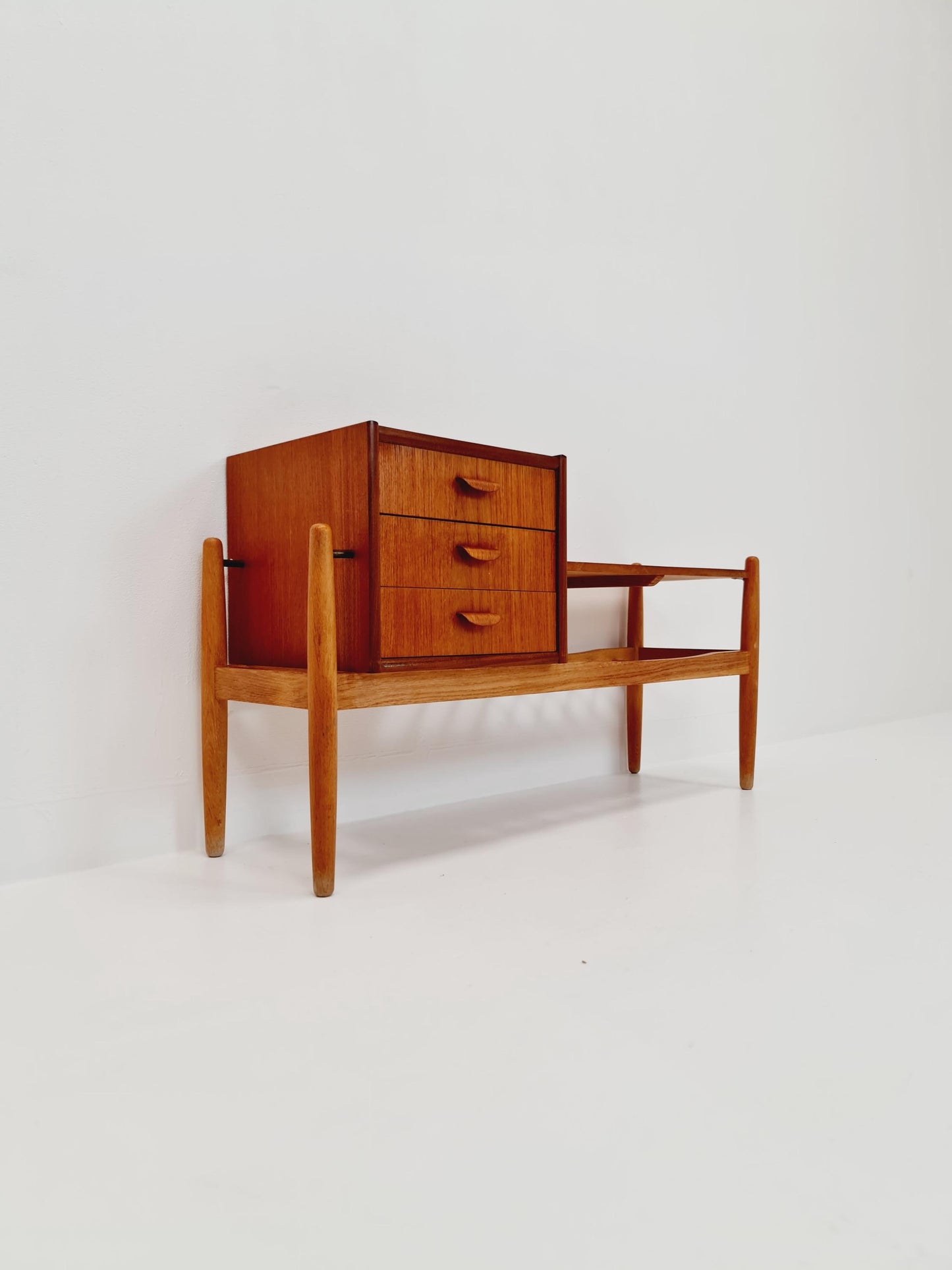 Danish teak & oak telefon table/ hallway table Arne wahl Iversen, 1960s