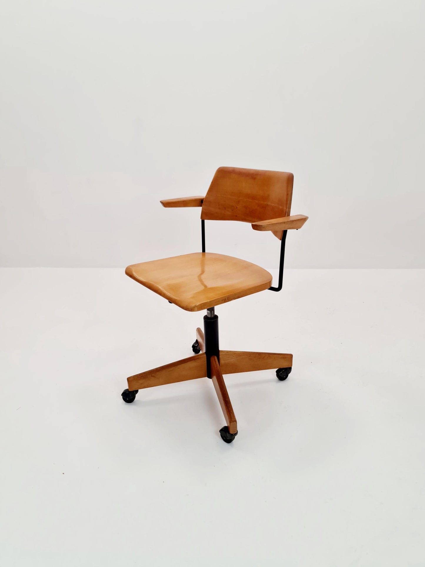 Bauhaus swivel office Armchair in solid wood By stollgiroflex 1966s