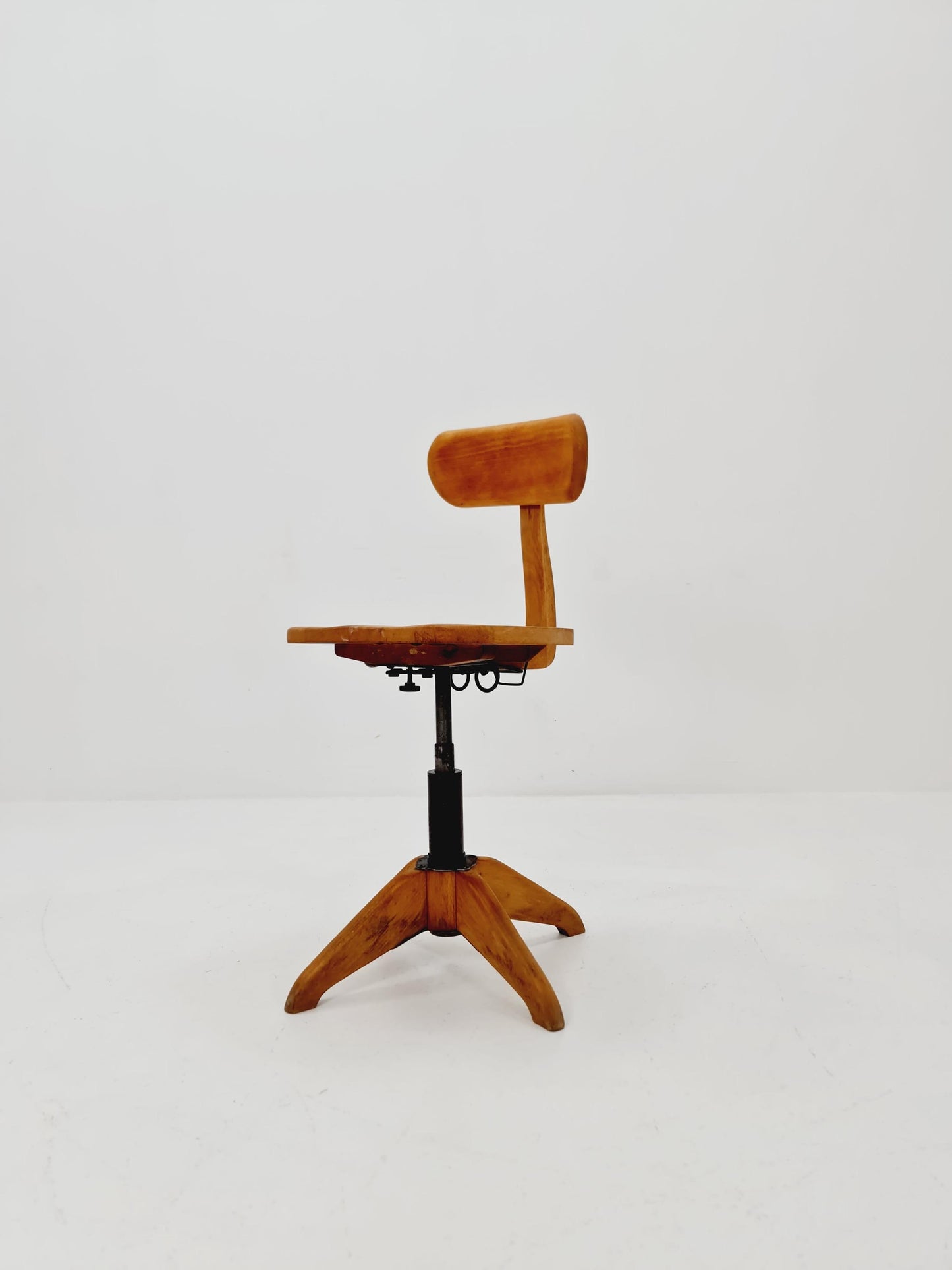 Bauhaus swivel office chair in solid wood By stoll 1930s
