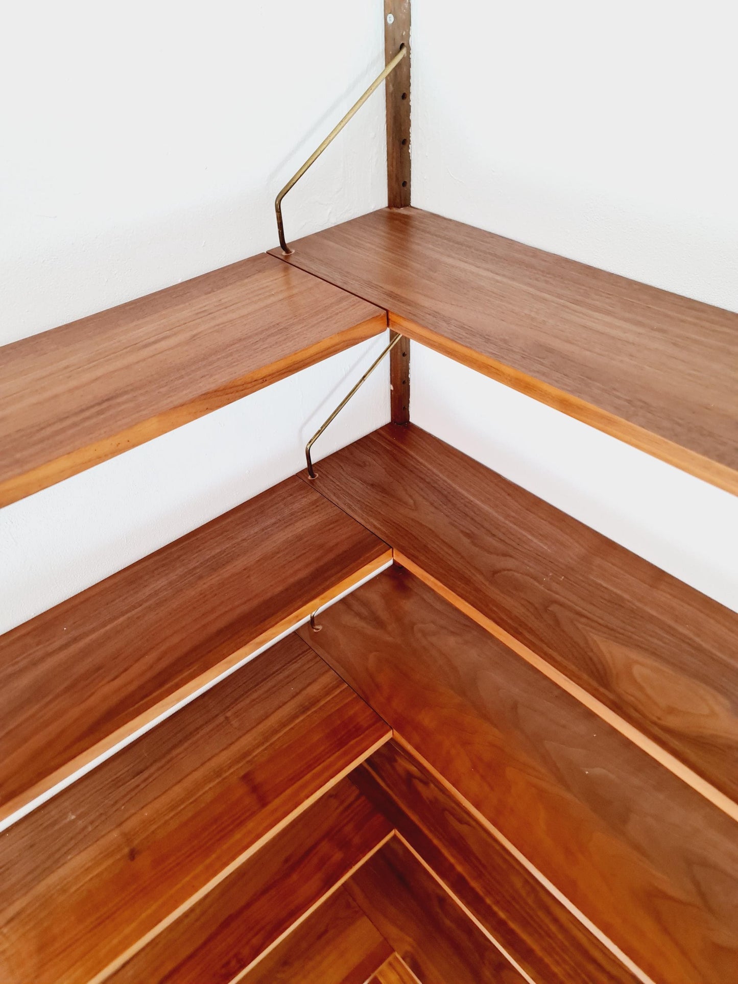 Midcentury Danish walnut Corner Wall-Mounted Shelving Unit, by Royal for Poul Cadovius, 1960s