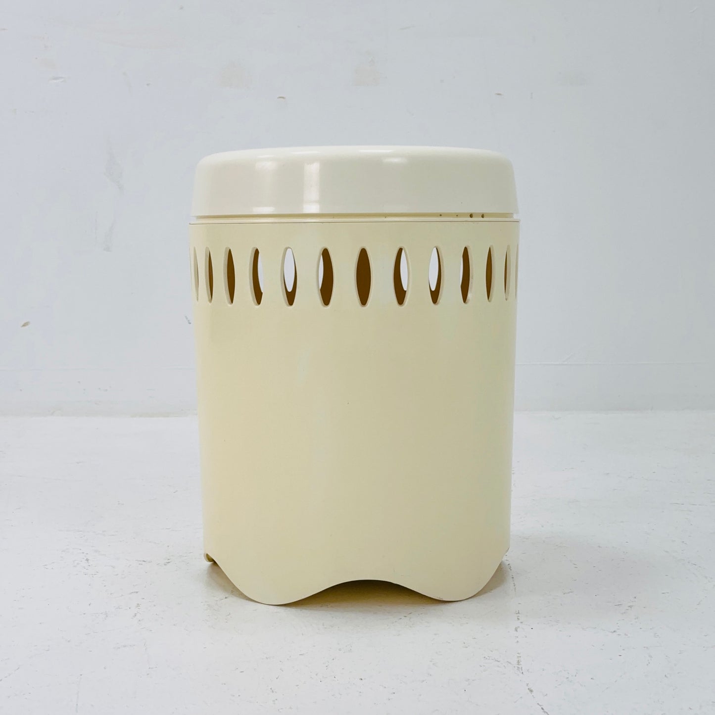 Space age iconic West German laundry basket/ stool by Emsa , 1970s