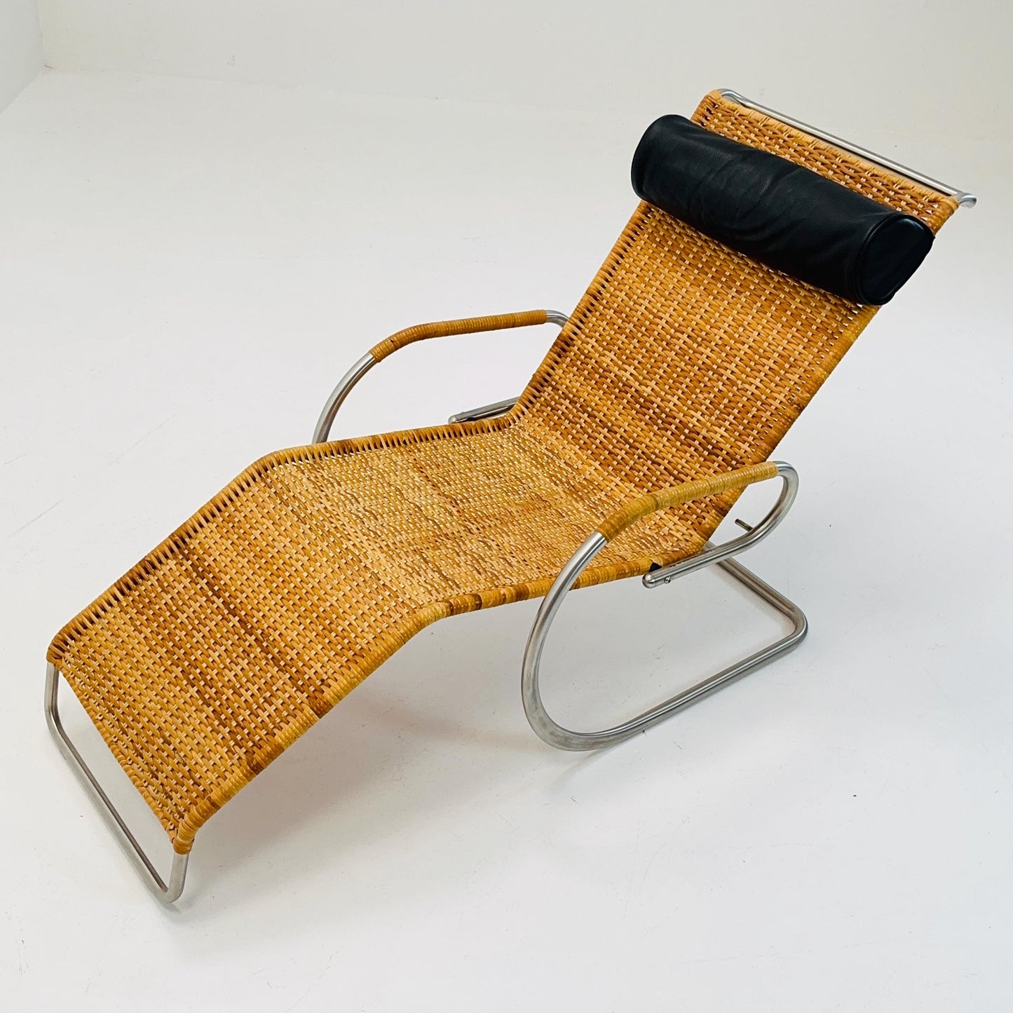 Mid century Bauhaus Tecta D43 Lounge Chair by Mart Stam, 1980 - Rattan & Chrome Cantilever Chaise with Headrest