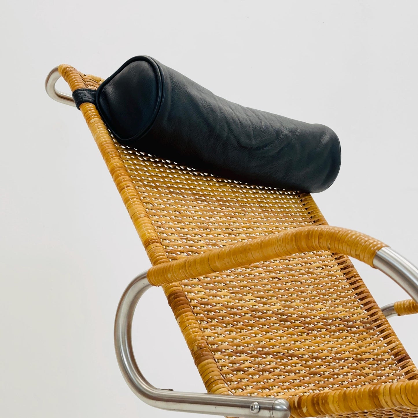 Mid century Bauhaus Tecta D43 Lounge Chair by Mart Stam, 1980 - Rattan & Chrome Cantilever Chaise with Headrest
