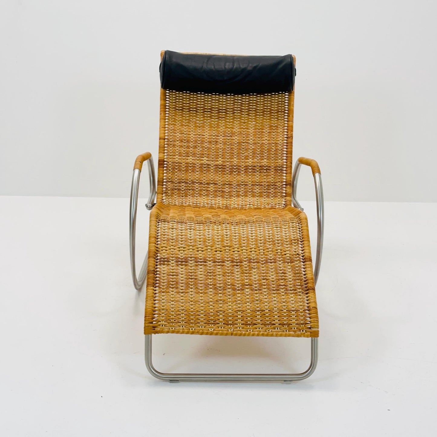 Mid century Bauhaus Tecta D43 Lounge Chair by Mart Stam, 1980 - Rattan & Chrome Cantilever Chaise with Headrest
