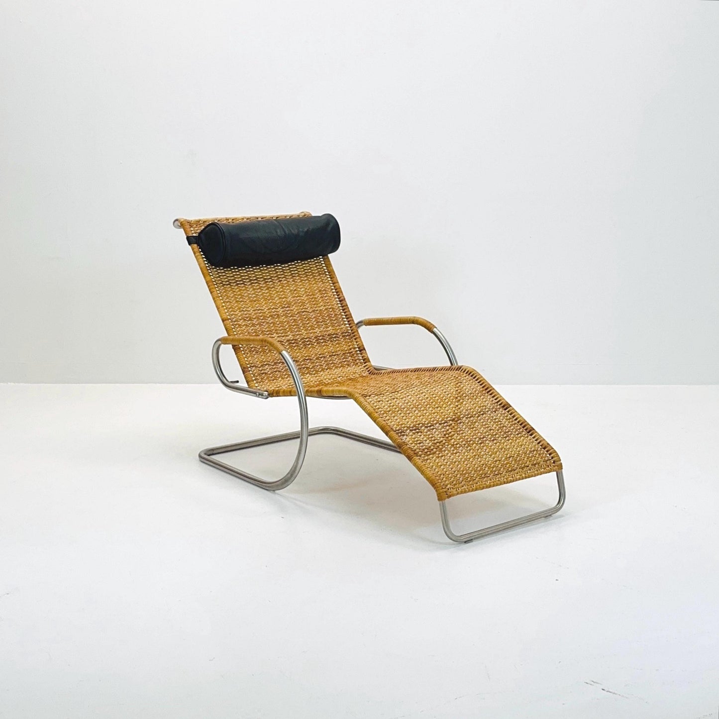 Mid century Bauhaus Tecta D43 Lounge Chair by Mart Stam, 1980 - Rattan & Chrome Cantilever Chaise with Headrest