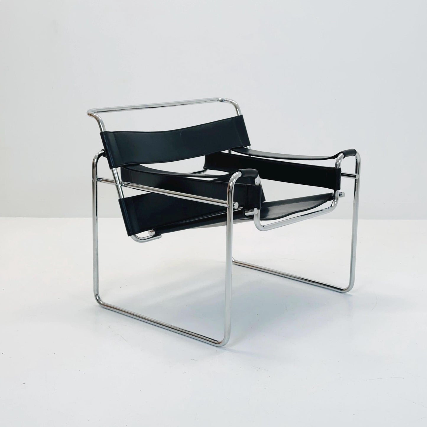 Marcel Breuer Wassily Style leather B3 Chairs 1980s Italy by Fasem