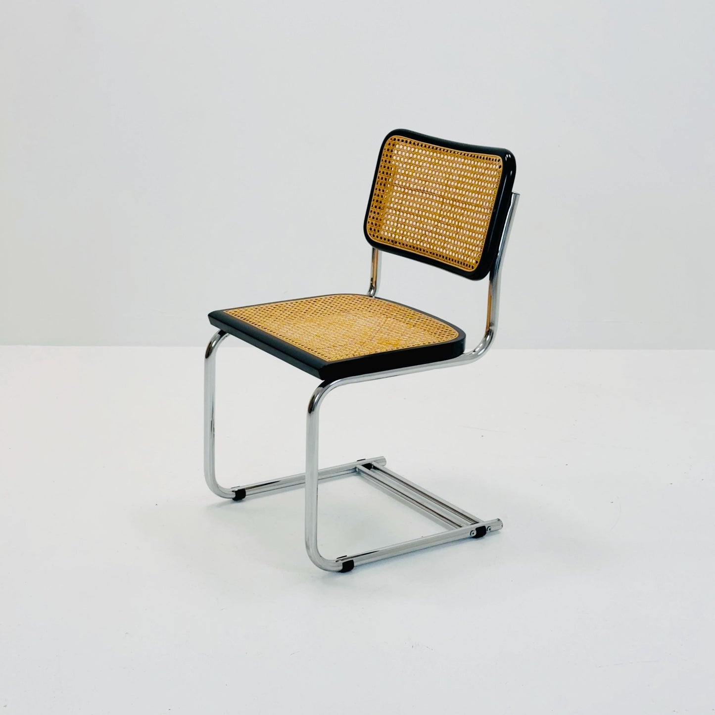 Mid Century Cantilever Cesca Chair by Marcel Breuer / Bauhaus Design / 1980s Italy